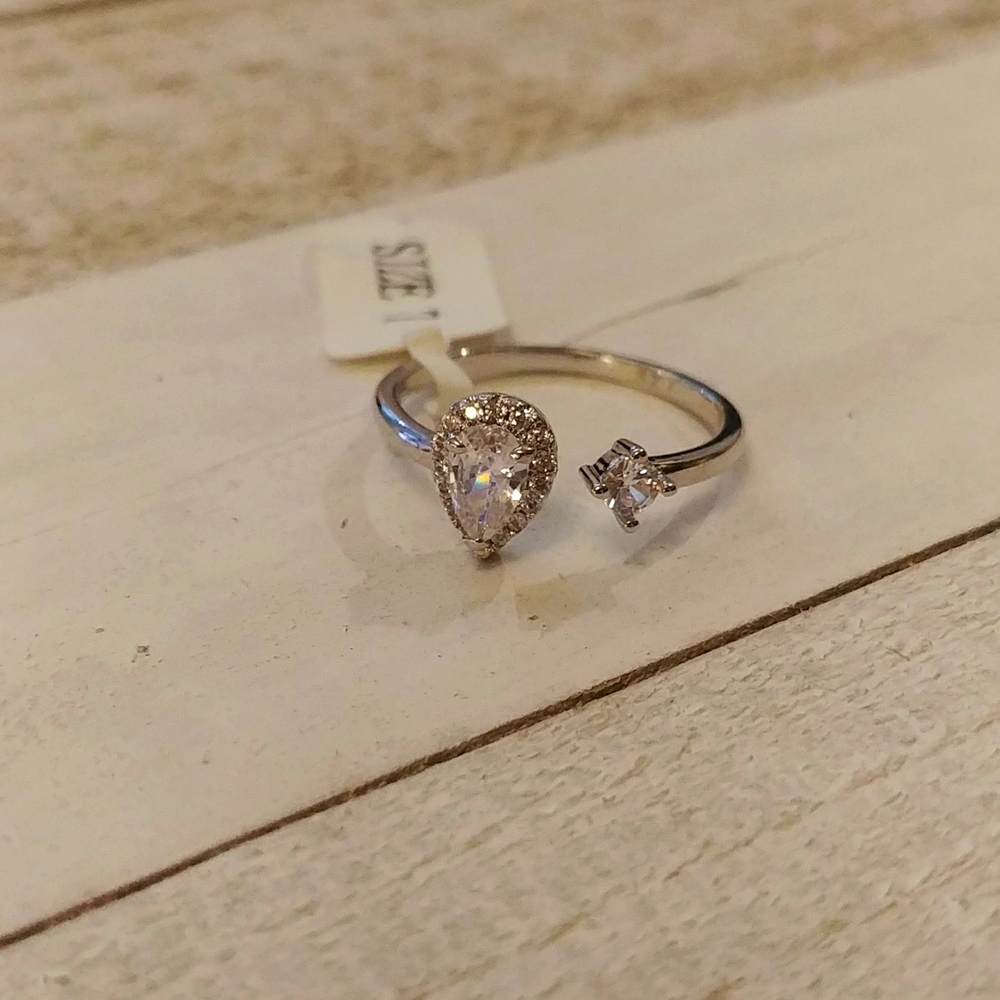 NWT Charmed Aroma 925 Silver Ring with Faux Diamond Stones 7
